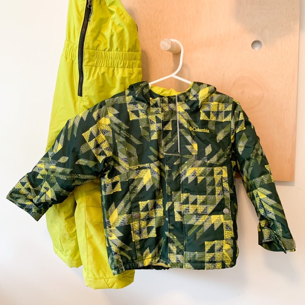 COLUMBIA jacket and snow pants. 3T